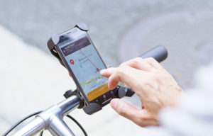 スマートフォンで位置情報を確認
